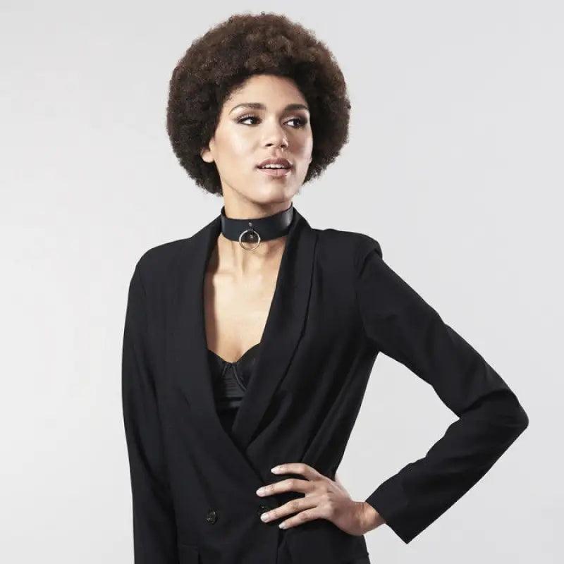 BIJOUX INDISCRETS MAZE - COLLAR CON CORREA NEGRO - Optelum