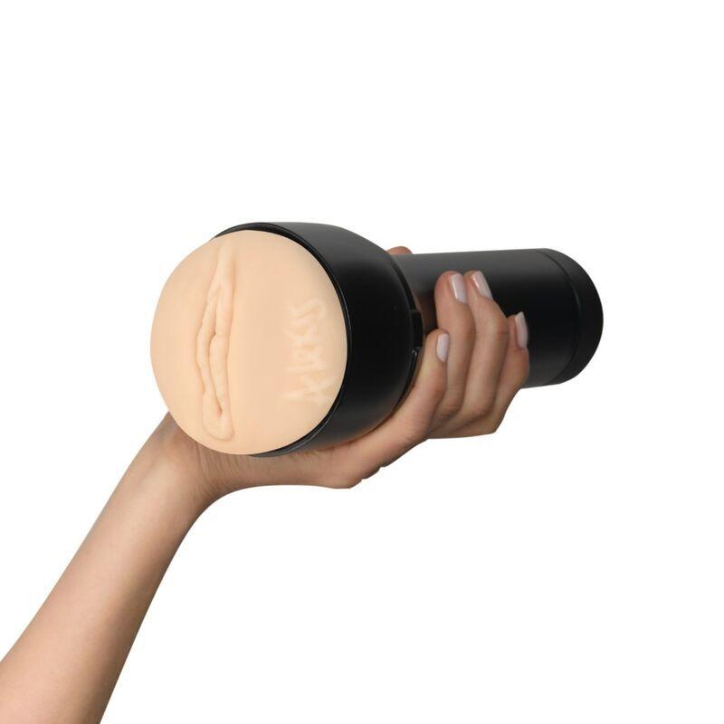 KIIROO - KEON + ALEXIS FAWX STROKER + LUBRICANTE AQUA QUALITY 50 ML - Optelum