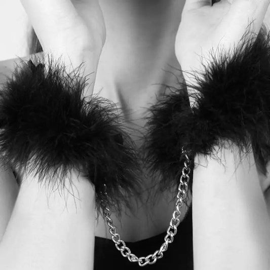 BIJOUX - ZA ZA ZU FEATHER HANDCUFFS - Optelum