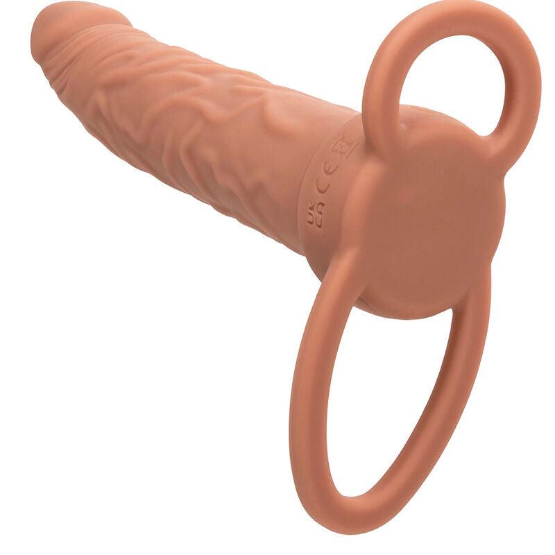 CALEXOTICS - PERFORMANCE MAXX DOBLE PENETRADOR RECARGABLE PIEL MORENO - Optelum