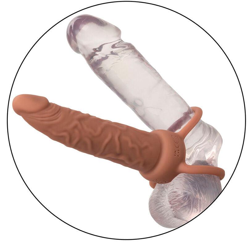 CALEXOTICS - PERFORMANCE MAXX DOBLE PENETRADOR RECARGABLE PIEL MORENO - Optelum