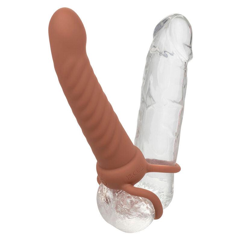 CALEXOTICS - MAXX DOBLE PENETRADOR ACANALADO 10 VIBRACIONES MULATO - Optelum